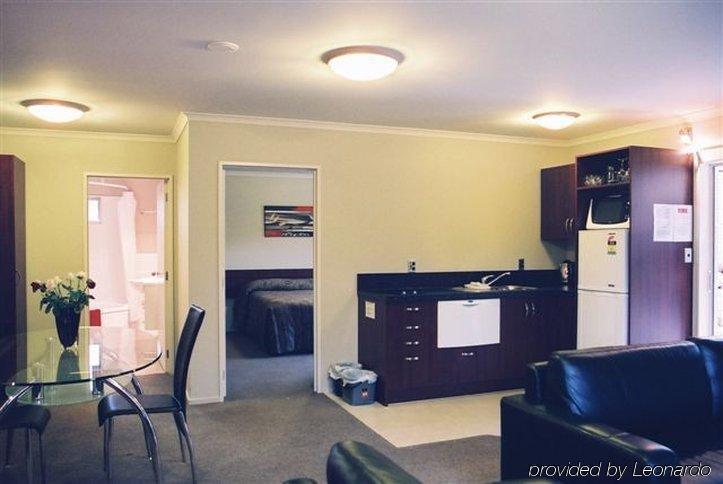 อเวนิว มอเตอร์ ลอดจ์ Motel ทิมารู ห้อง รูปภาพ